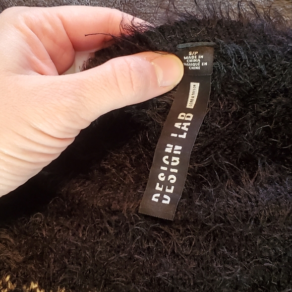 Design Lab Sweater Black and Cream Size: Small - Picture 2 of 4
